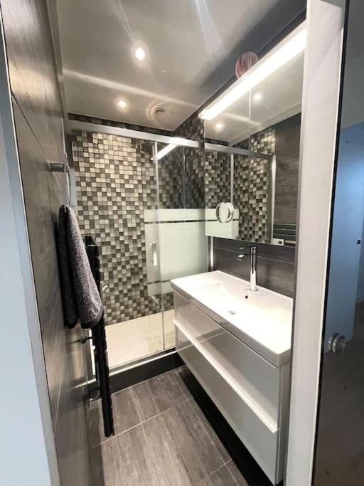 Paris Central 1 Bedroom Apartment With Ac מראה חיצוני תמונה